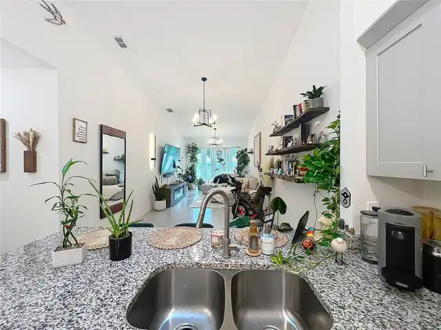 Listing Photo 9
