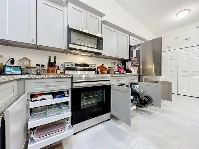 Listing Photo 16
