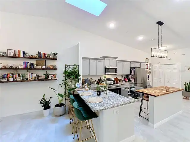 Listing Photo 18