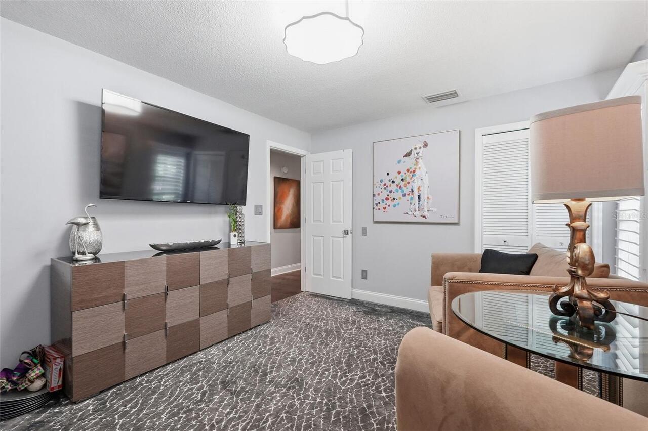 Listing Photo 17