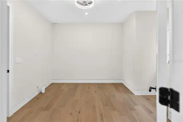 Listing Photo 28