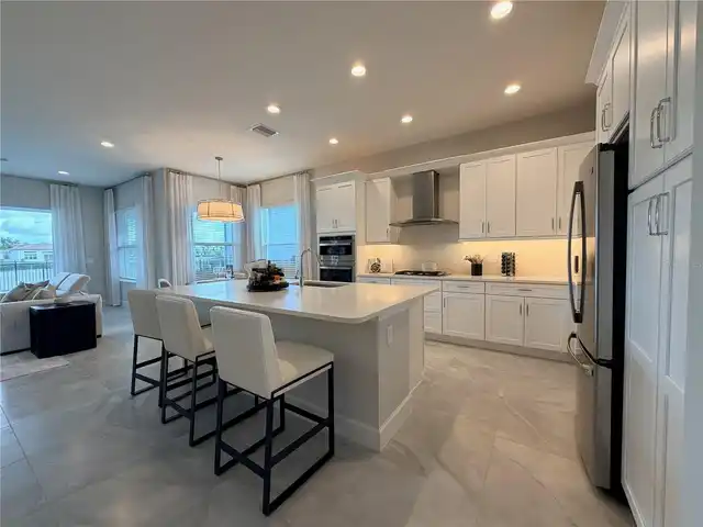 Listing Photo 8