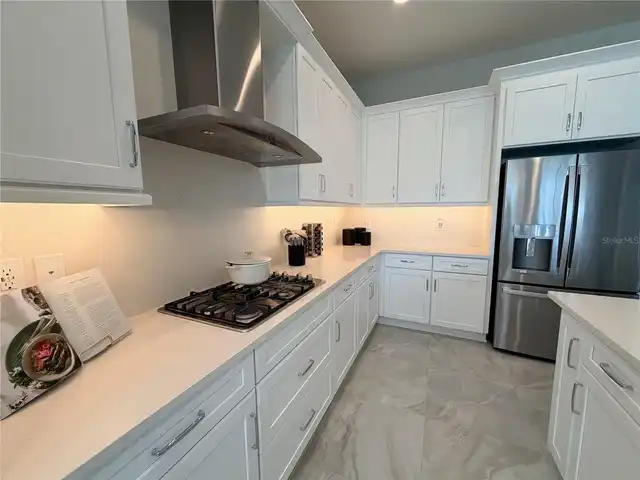 Listing Photo 10