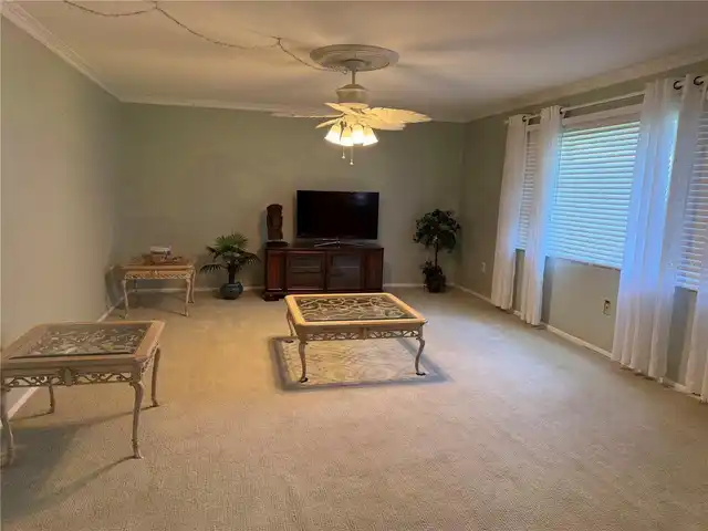 Listing Photo 12