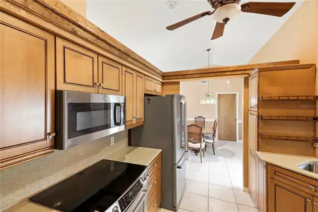 Listing Photo 12