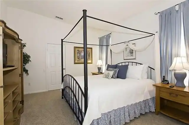 Listing Photo 7