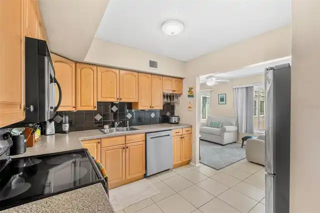 Listing Photo 8