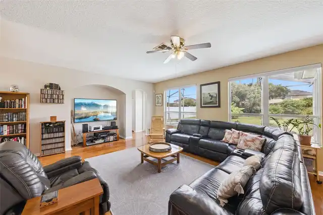 Listing Photo 7