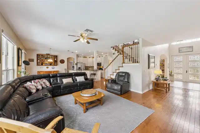 Listing Photo 8