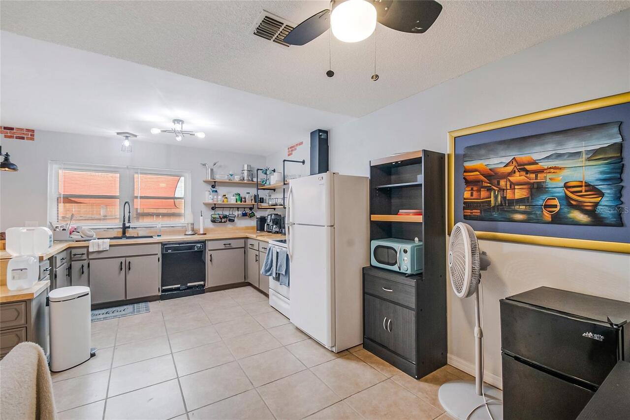 Listing Photo 15