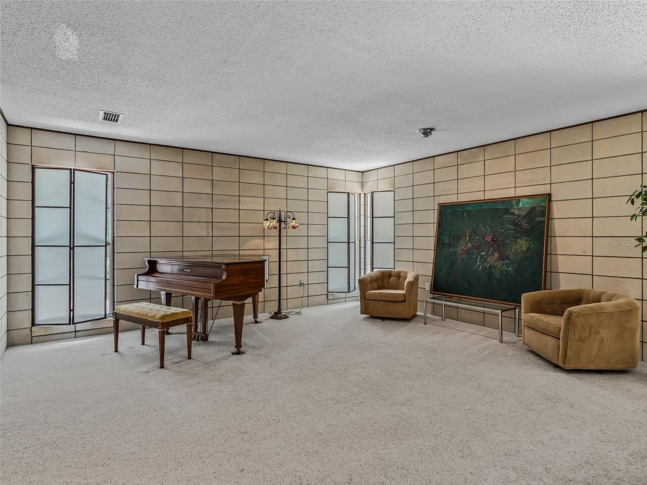 Listing Photo 8