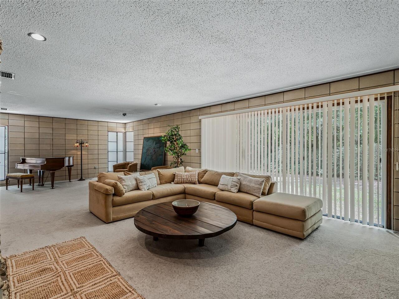 Listing Photo 14
