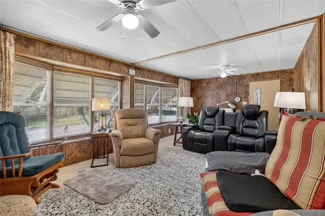 Listing Photo 14