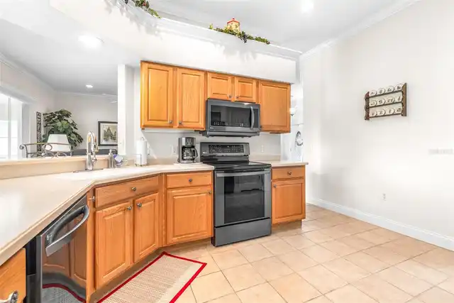Listing Photo 9