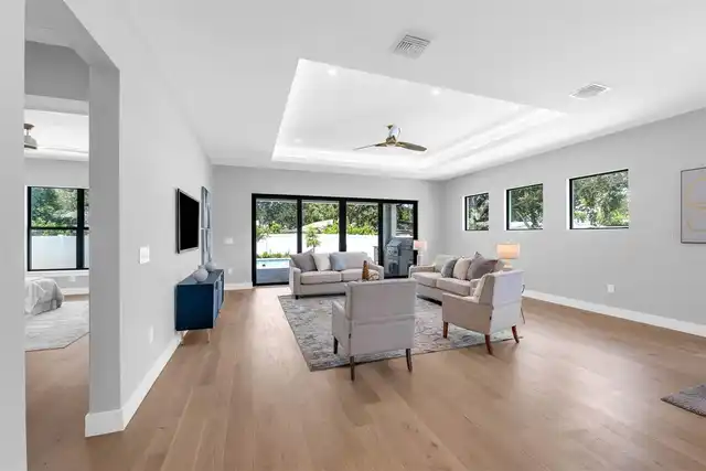 Listing Photo 8
