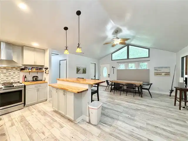 Listing Photo 7