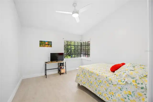 Listing Photo 20