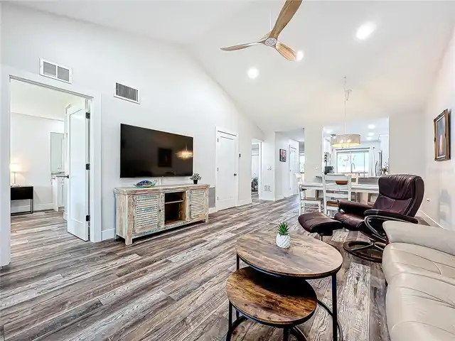 Listing Photo 34