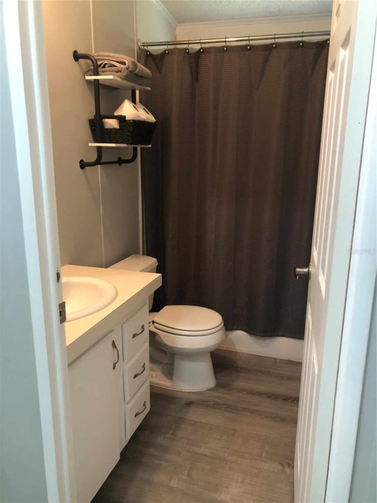 Listing Photo 9
