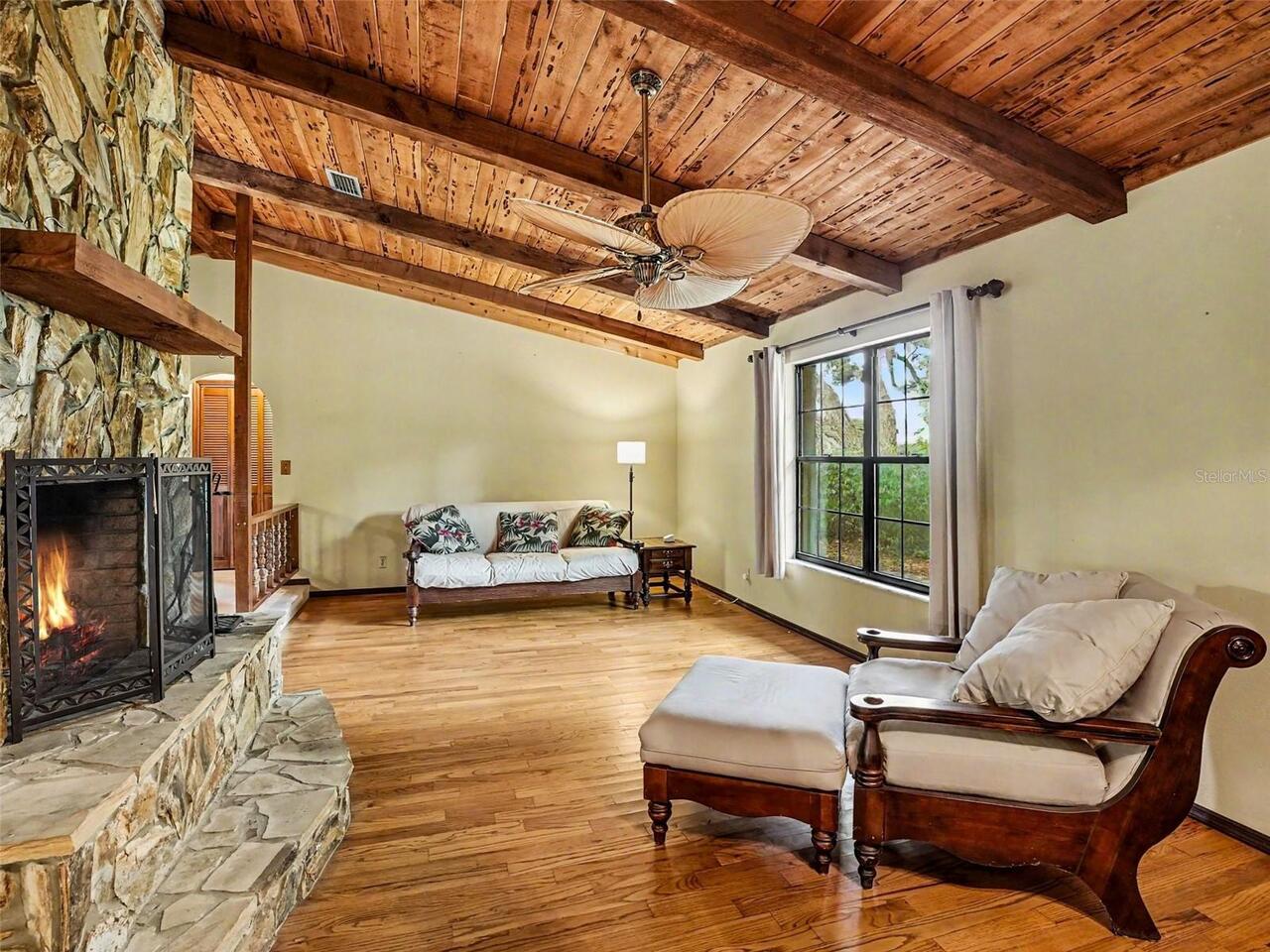 Listing Photo 9