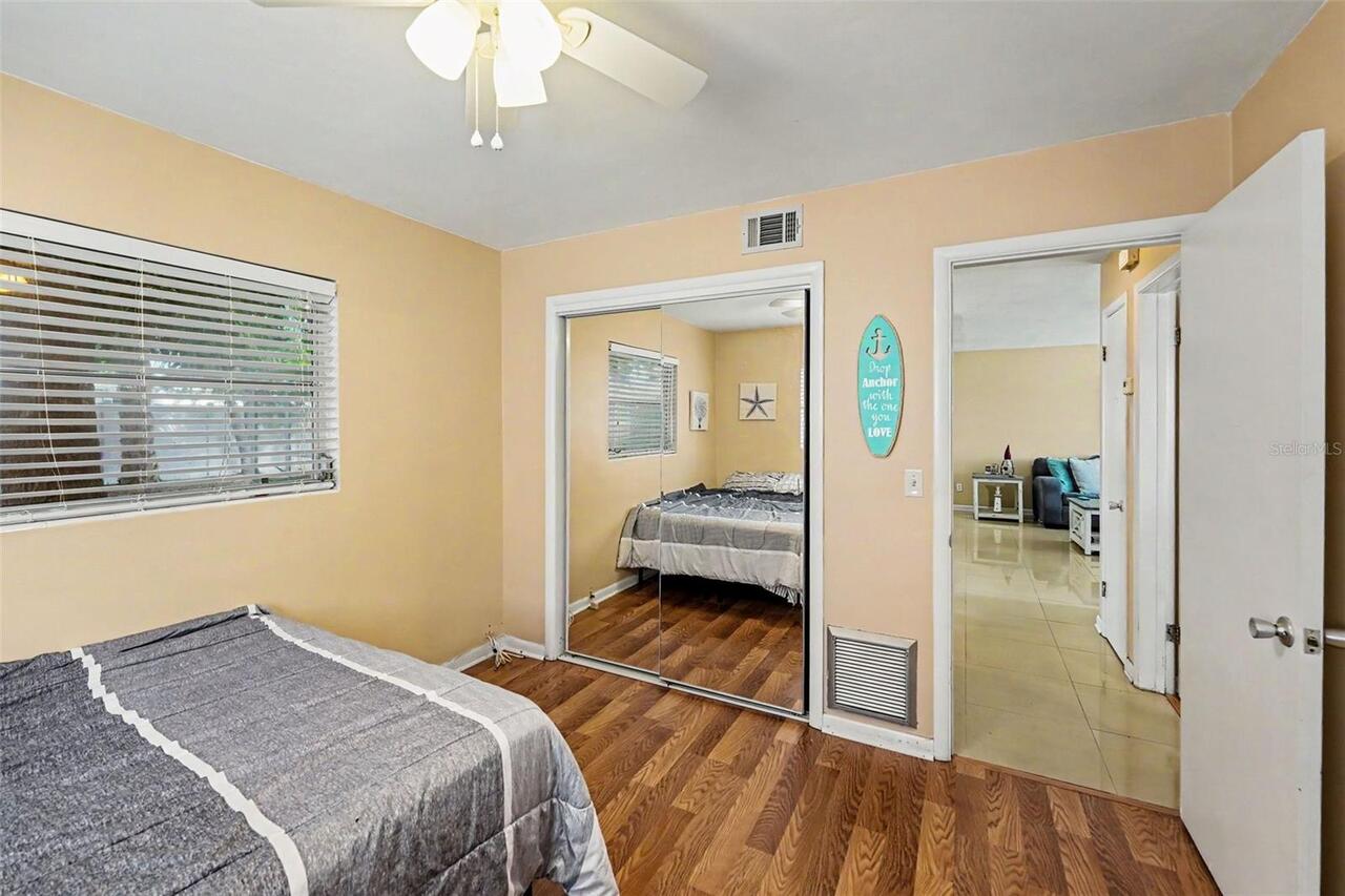 Listing Photo 12