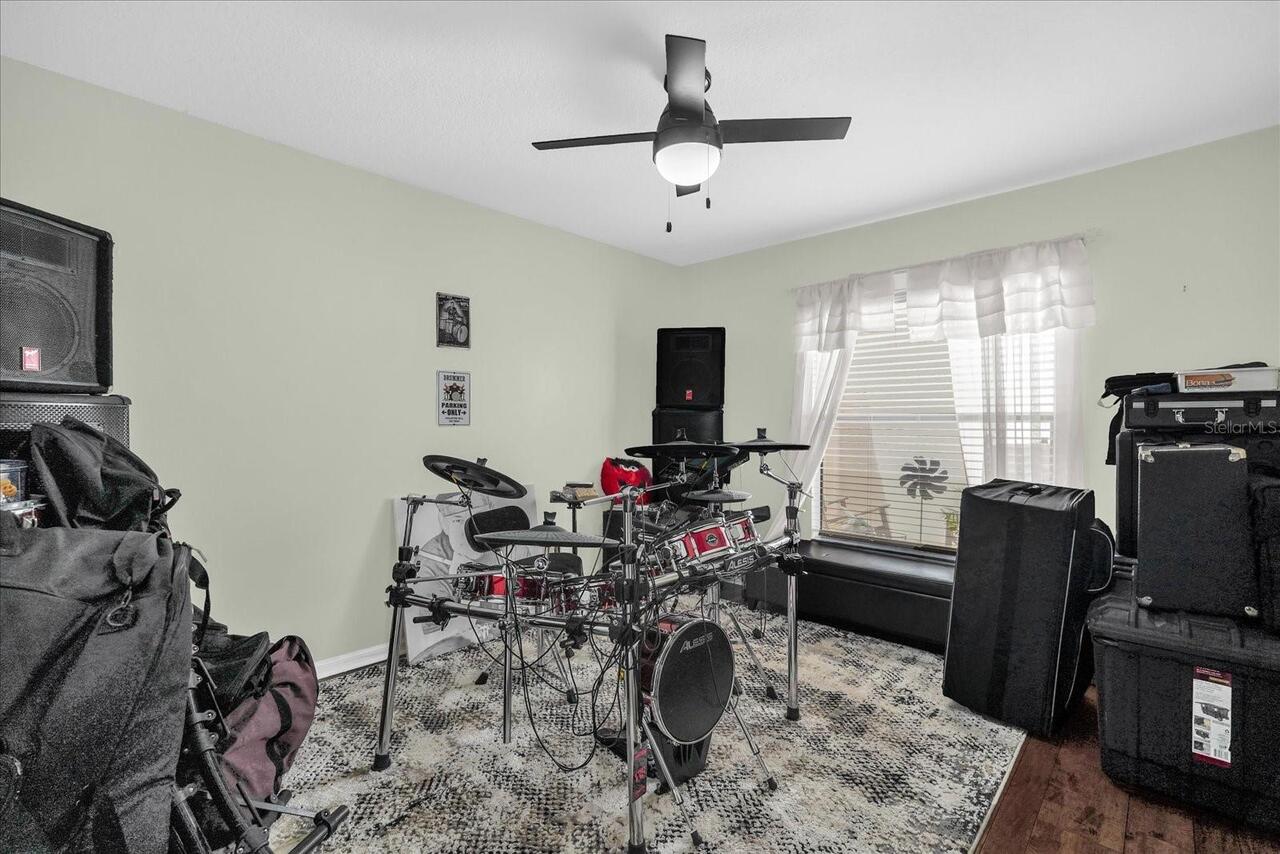 Listing Photo 17