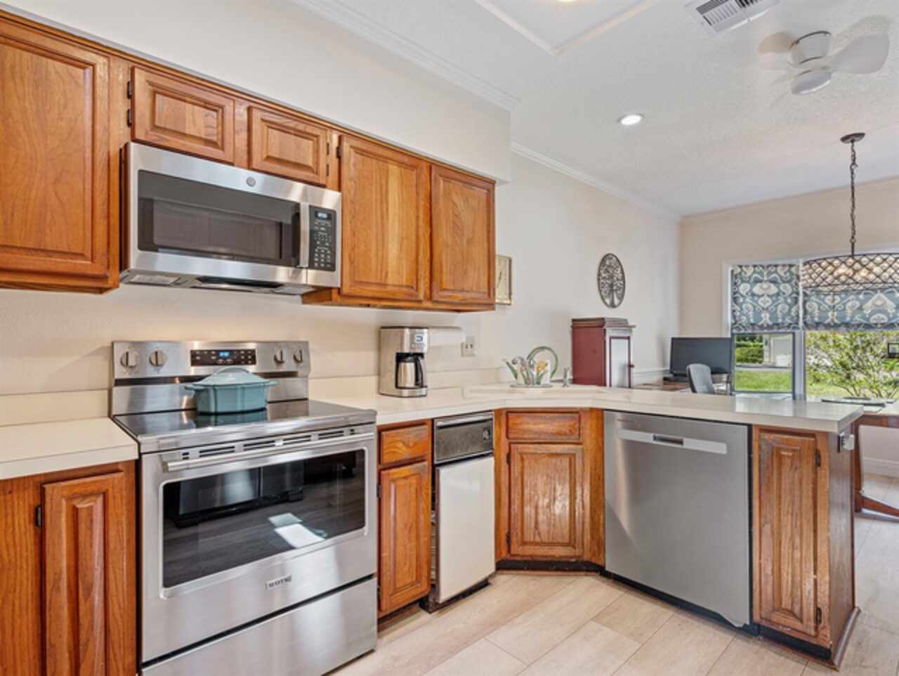 Listing Photo 10