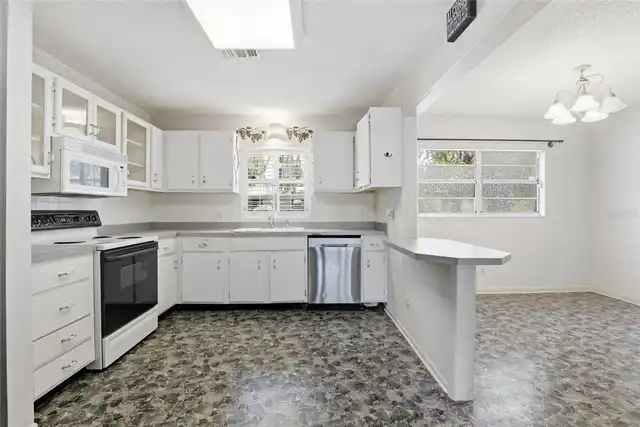 Listing Photo 7