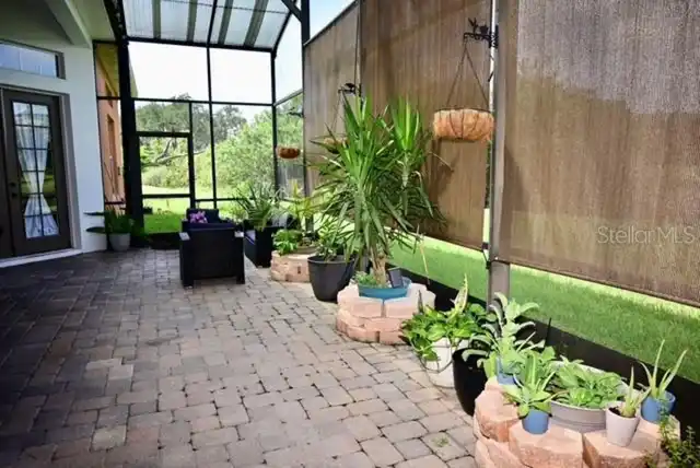 Listing Photo 12