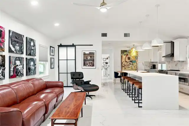 Listing Photo 12