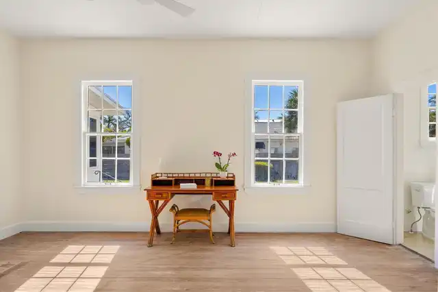 Listing Photo 8