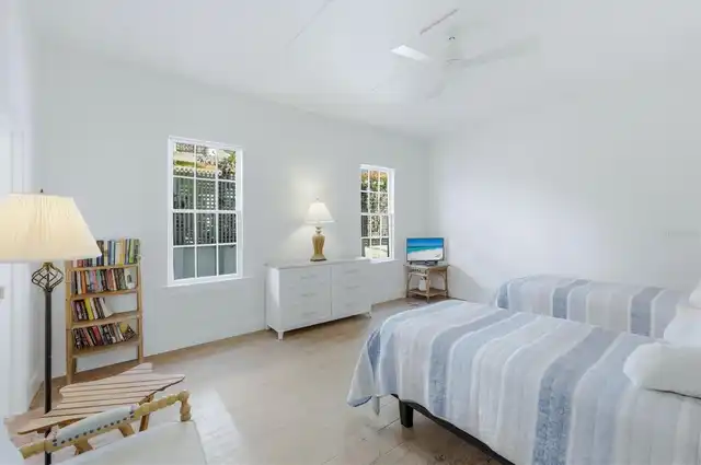 Listing Photo 19
