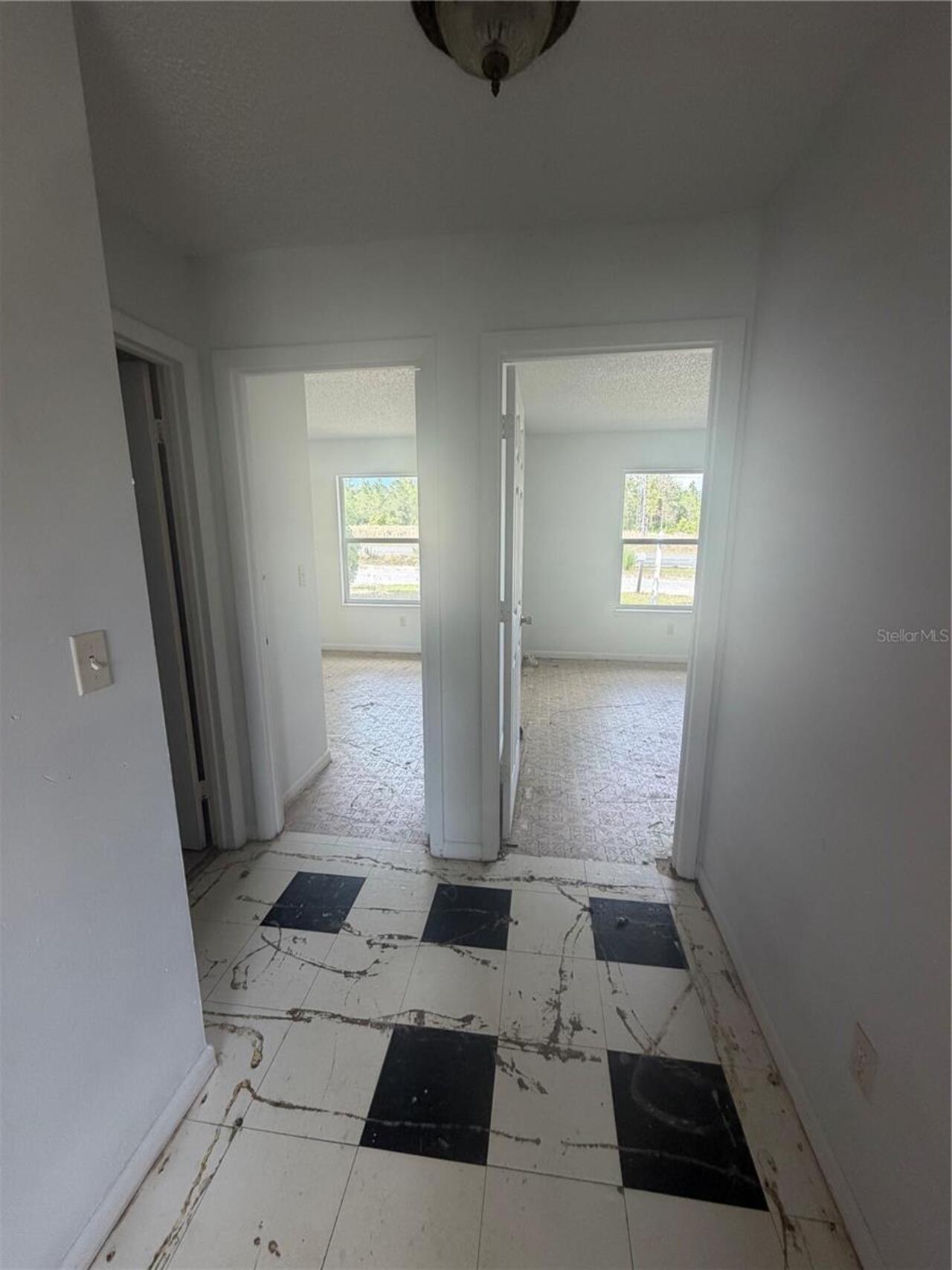Listing Photo 11