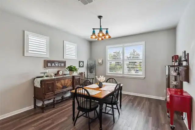 Listing Photo 10