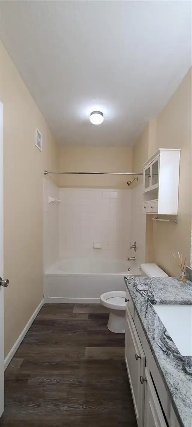 Listing Photo 14
