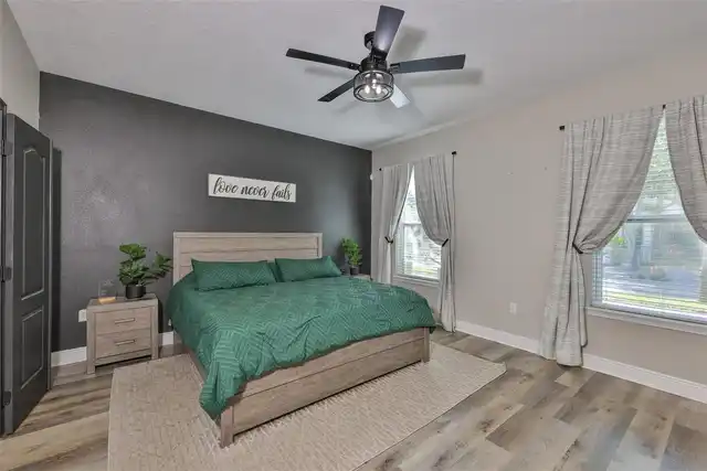 Listing Photo 16