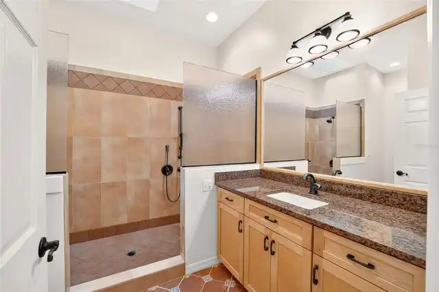 Listing Photo 25
