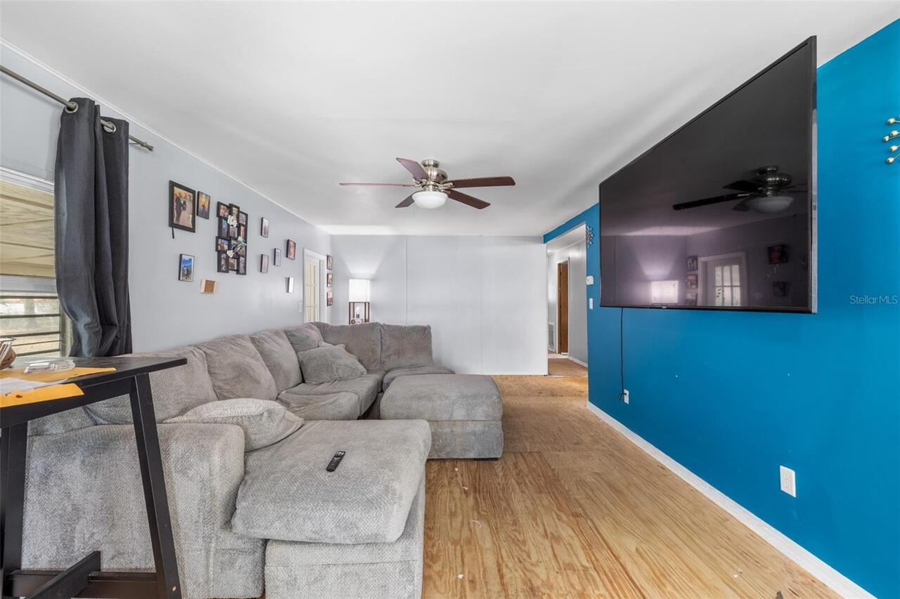 Listing Photo 8
