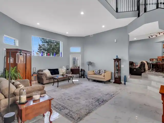 Listing Photo 10