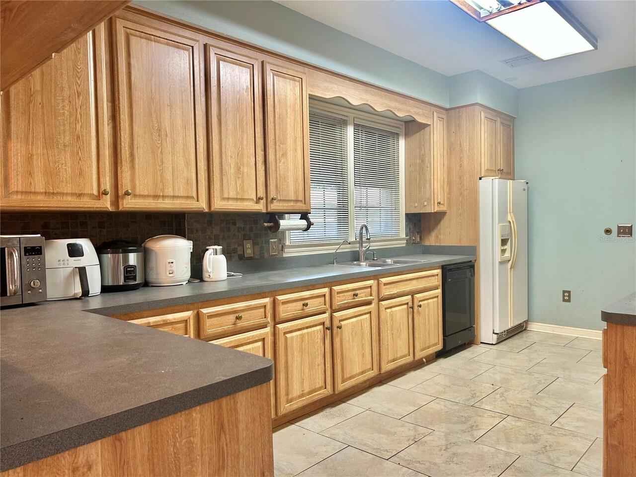 Listing Photo 9