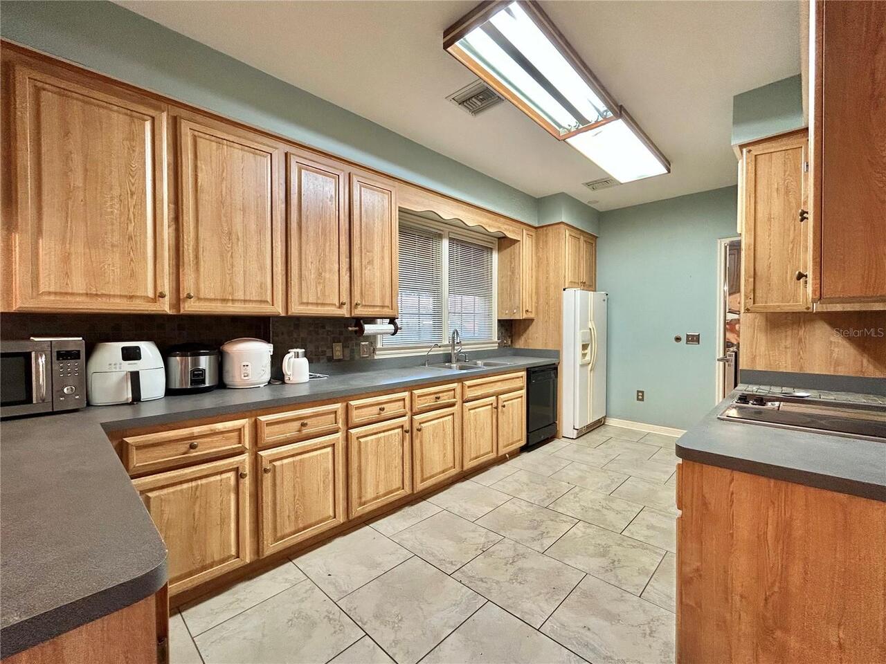 Listing Photo 10
