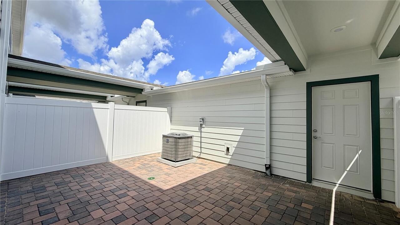 Listing Photo 17