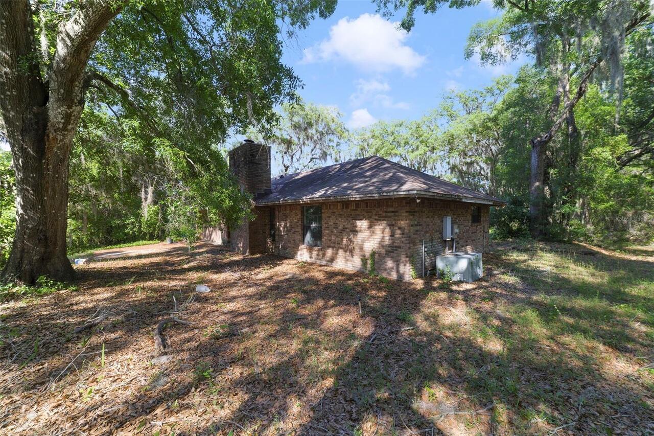 Listing Photo 9