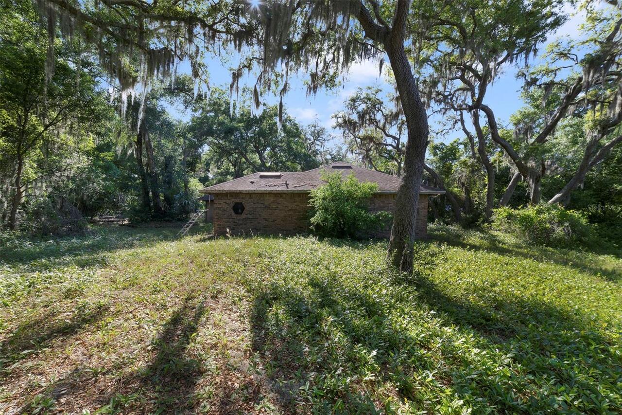 Listing Photo 11