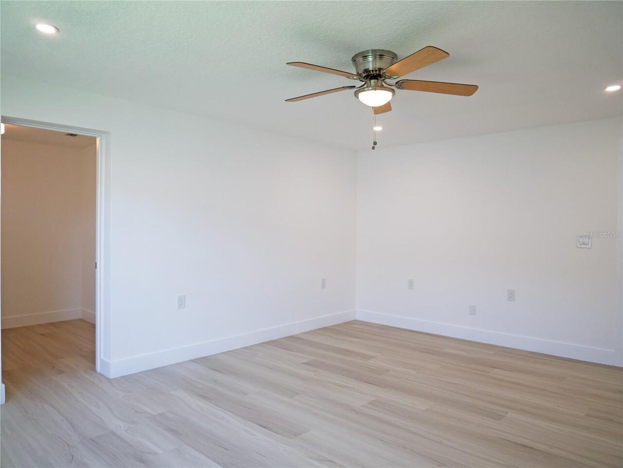 Listing Photo 33