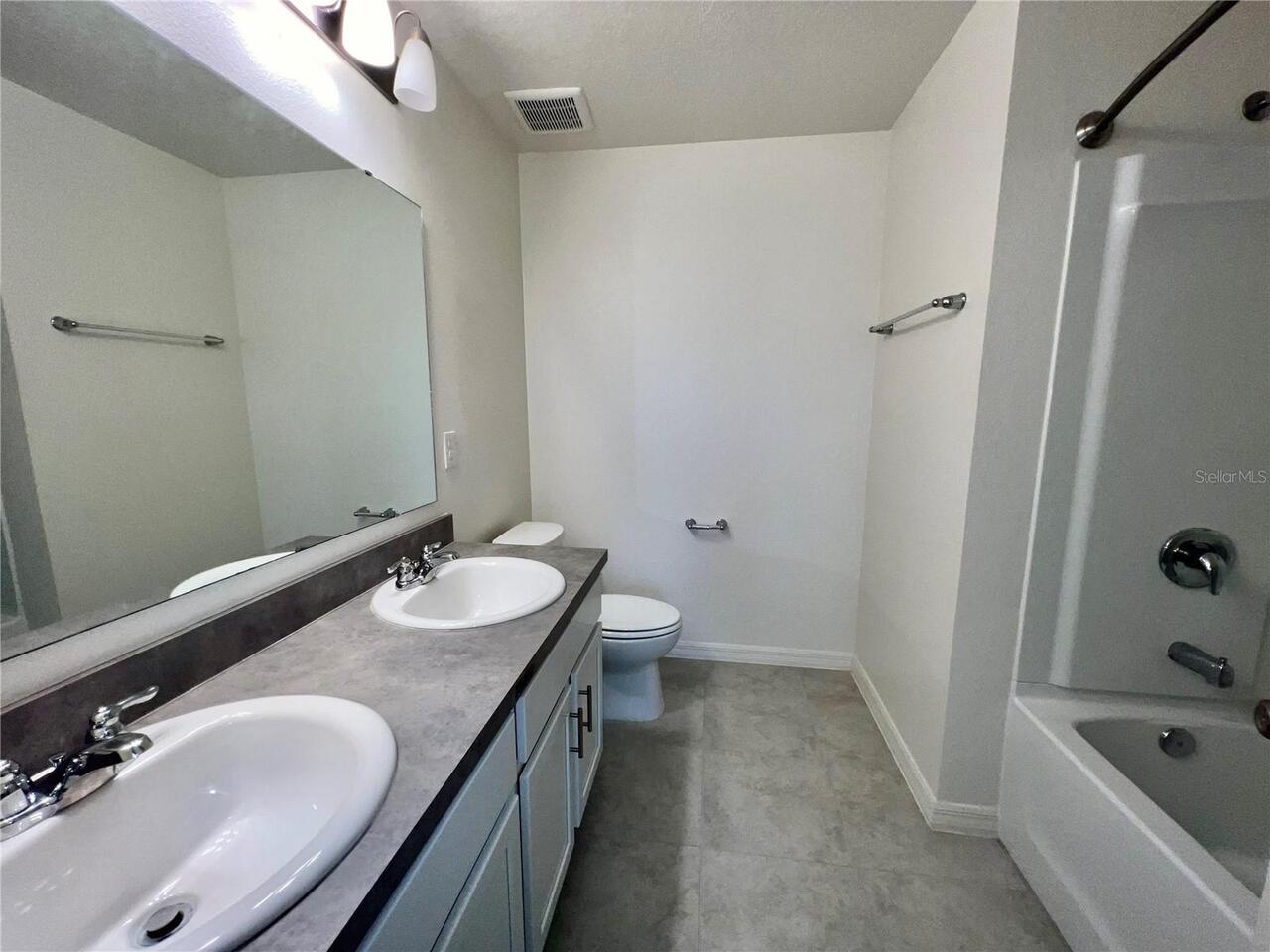 Listing Photo 8