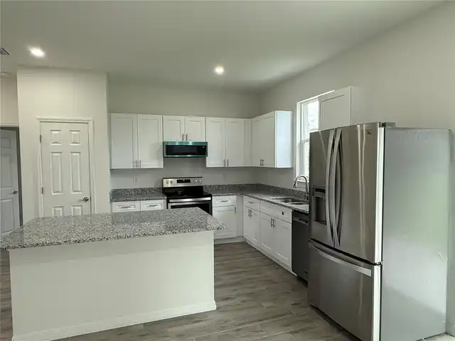 Listing Photo 14