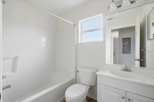Listing Photo 12