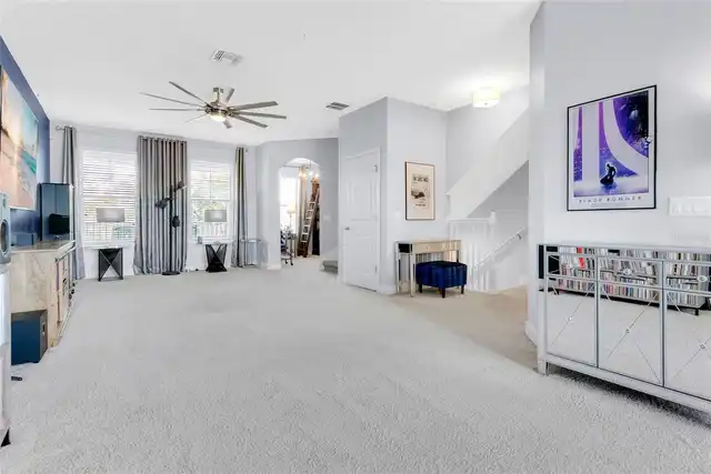 Listing Photo 9