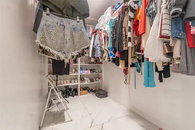 Listing Photo 12